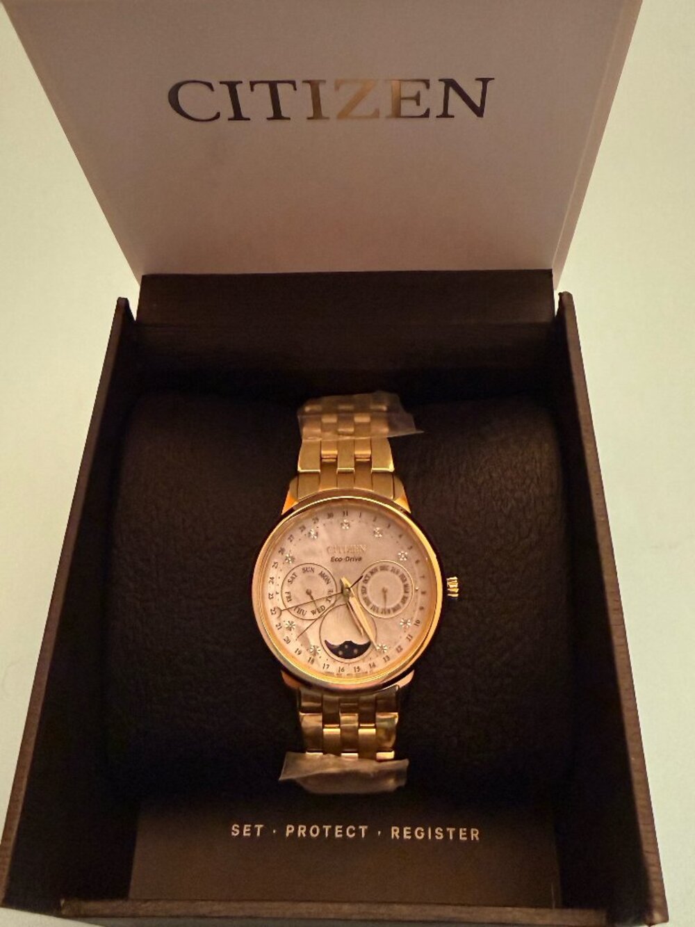 NIB Citizen Calendrier Eco-Drive Moon Phase Diamond Watch FD0002-57D